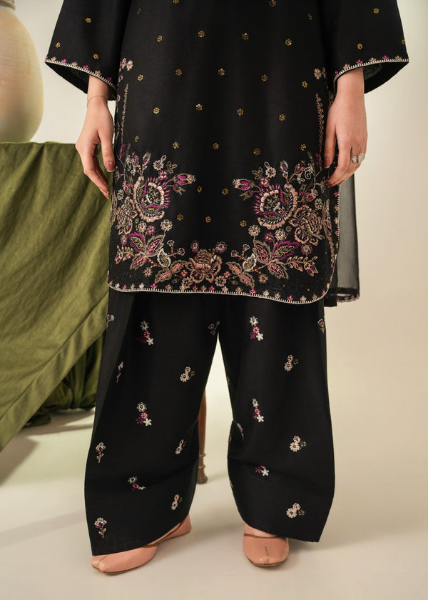 Wania 3 PCs Embroiderd Dress (farshi shalwar)