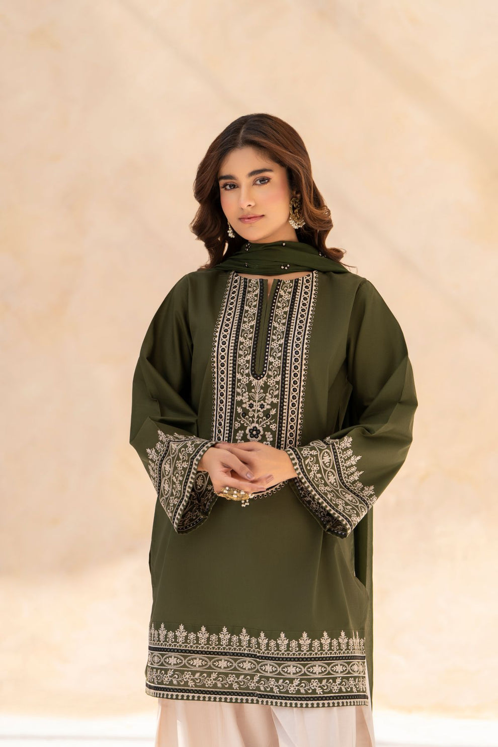 Zahoor 3 PCs Embroiderd stitched  Dress with farshi shalwar