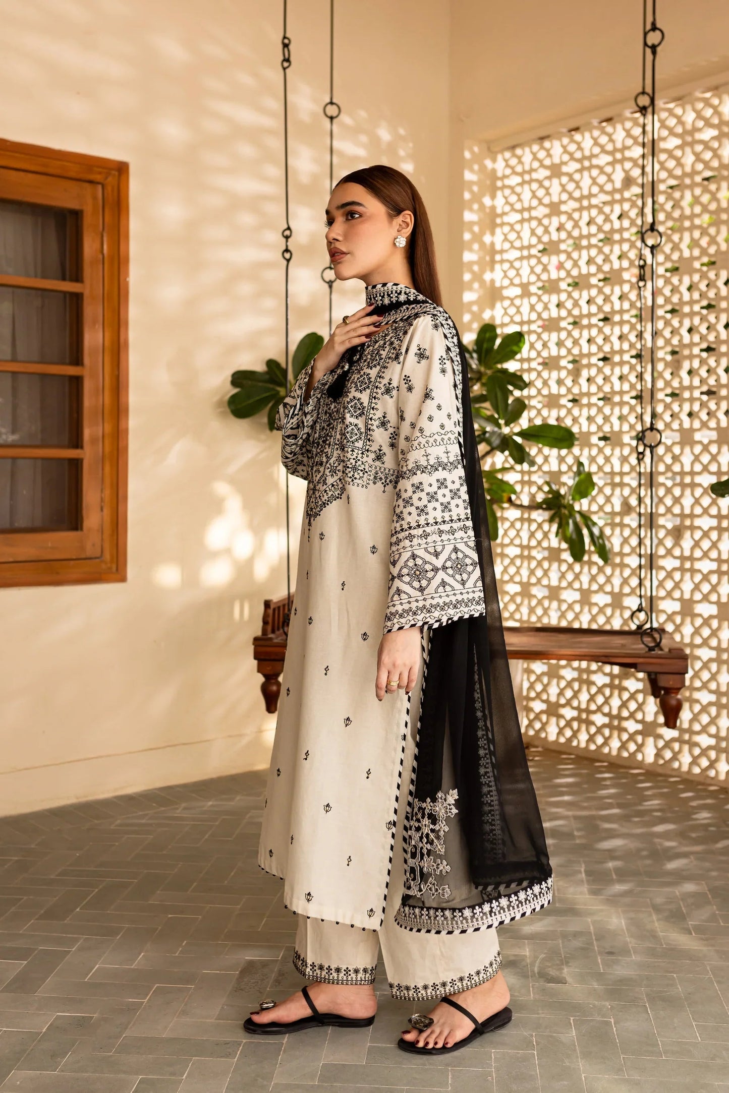Tahzeeb Embroidered 3 PCs dress