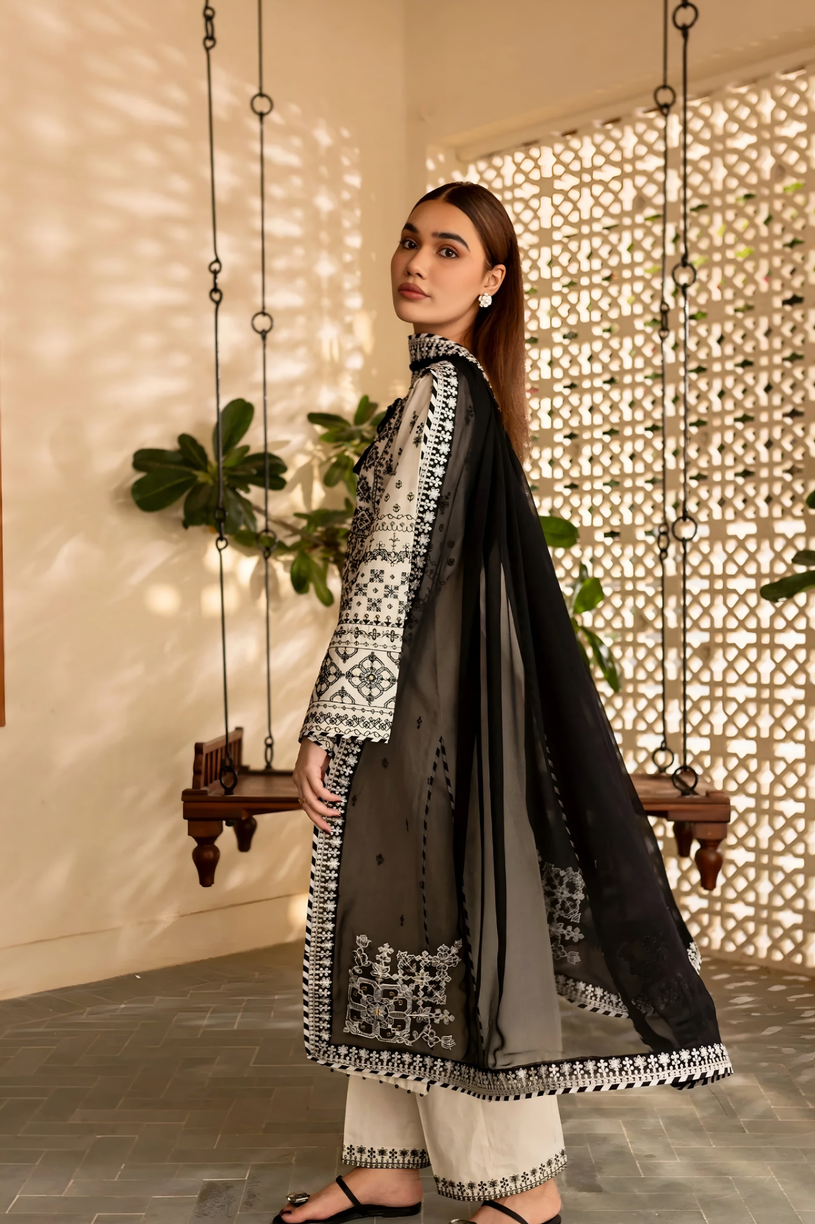 Arfa Embroidered 3-Piece
