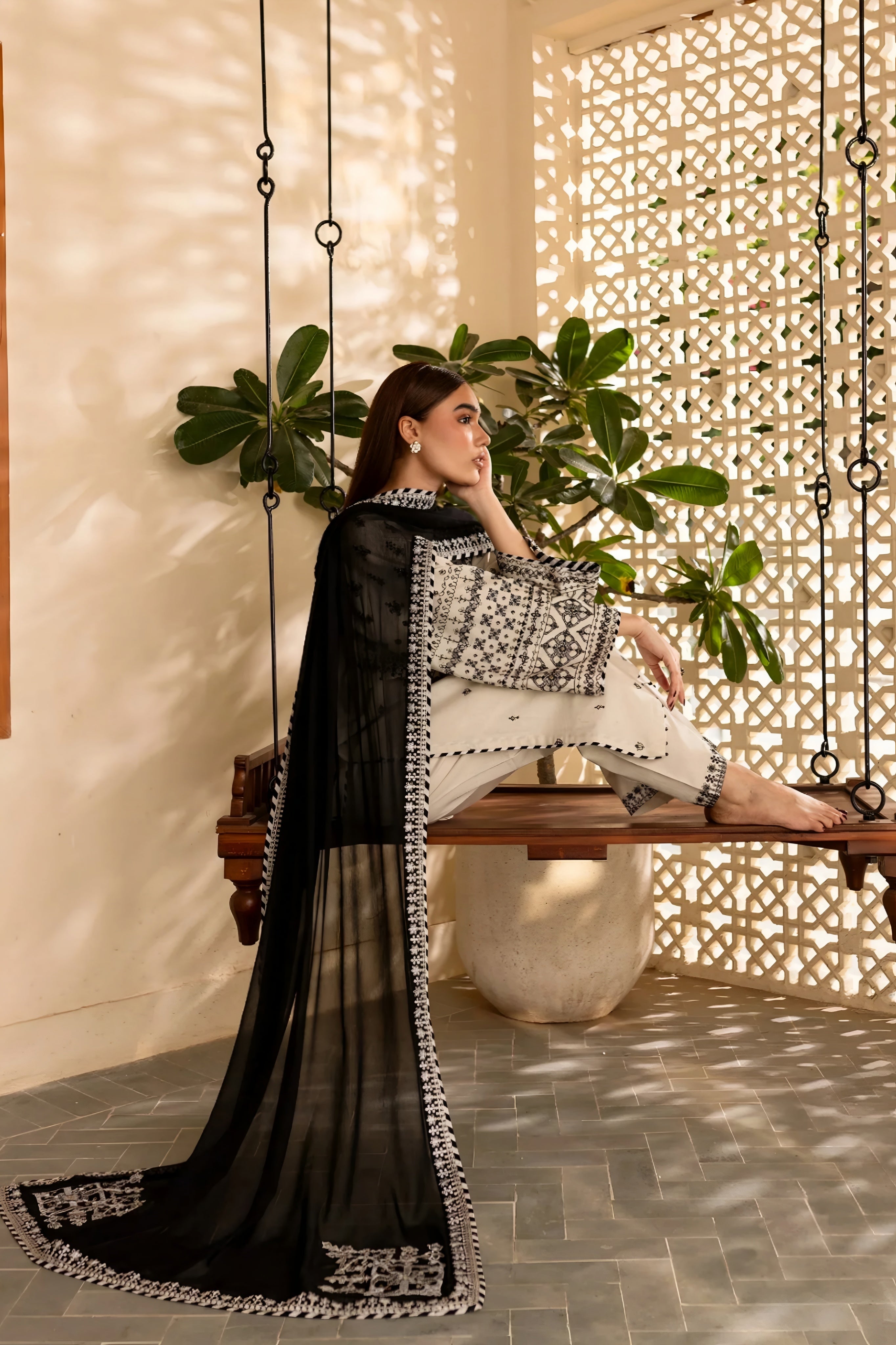 Arfa Embroidered 3-Piece