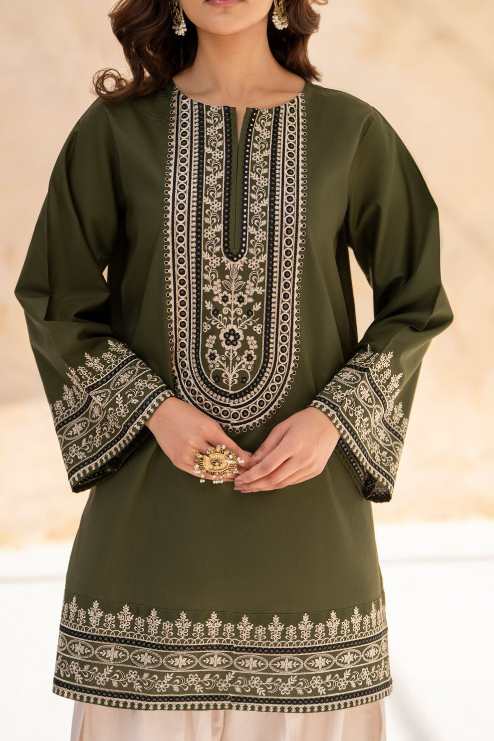 Zahoor 3 PCs Embroiderd stitched  Dress with farshi shalwar