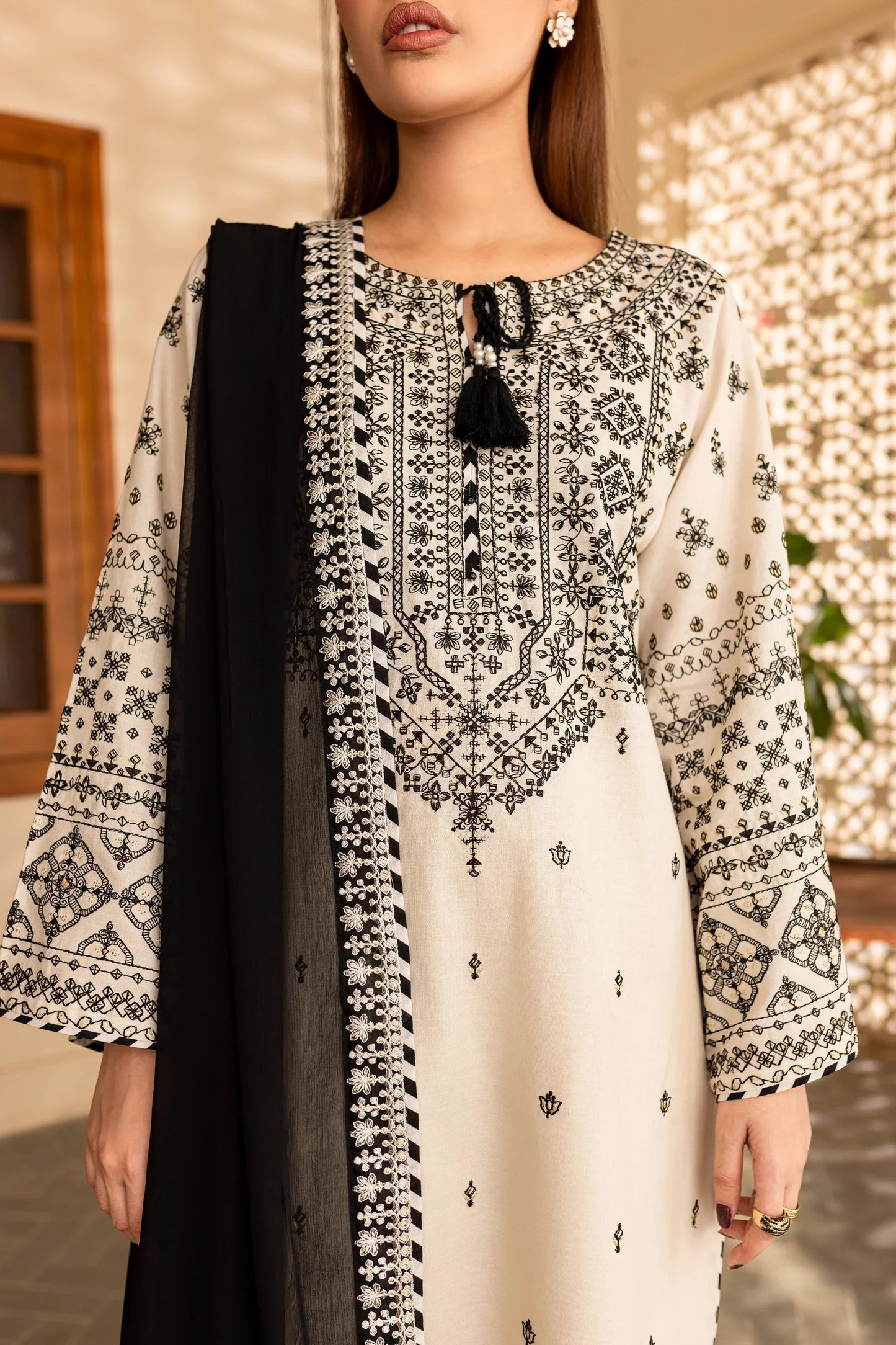 Tahzeeb Embroidered 3 PCs dress